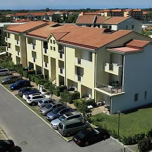  Apartman Robinia/pinetine Lido Altanea